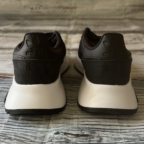 Adidas Original Retropy F2J CBlack/FTWWHT NOIESS Kid Size 5 - Picture 4 of 12